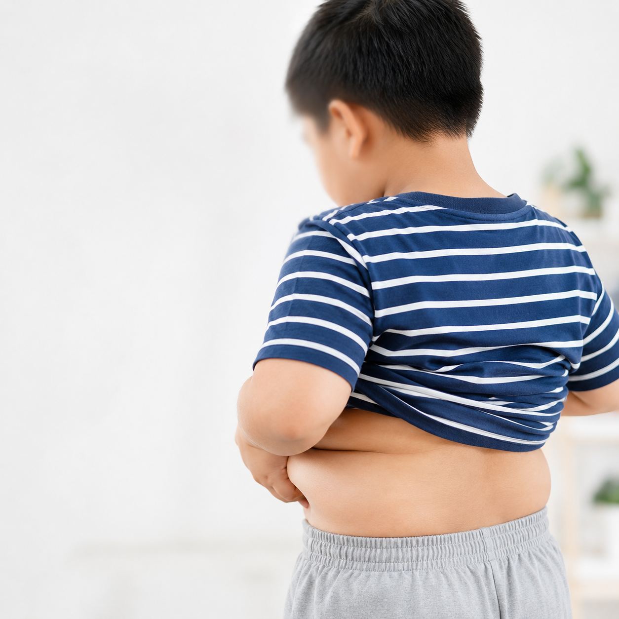 Vì sao trẻ béo phì dễ bị lún dương vật? - Ảnh 1.