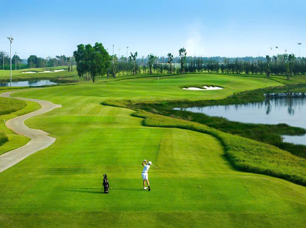 Đặc quyền “bước sang đường là tới sân golf” giúp Vinhomes Sài Gòn Park chinh phục giới thành đạt - Ảnh 3.