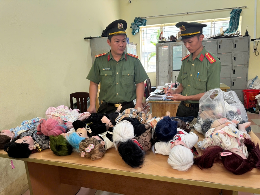 Kuman Thong xâm nhập trường học: Công an Tây Ninh tạm giữ nhiều đồ vật liên quan - Ảnh 1.