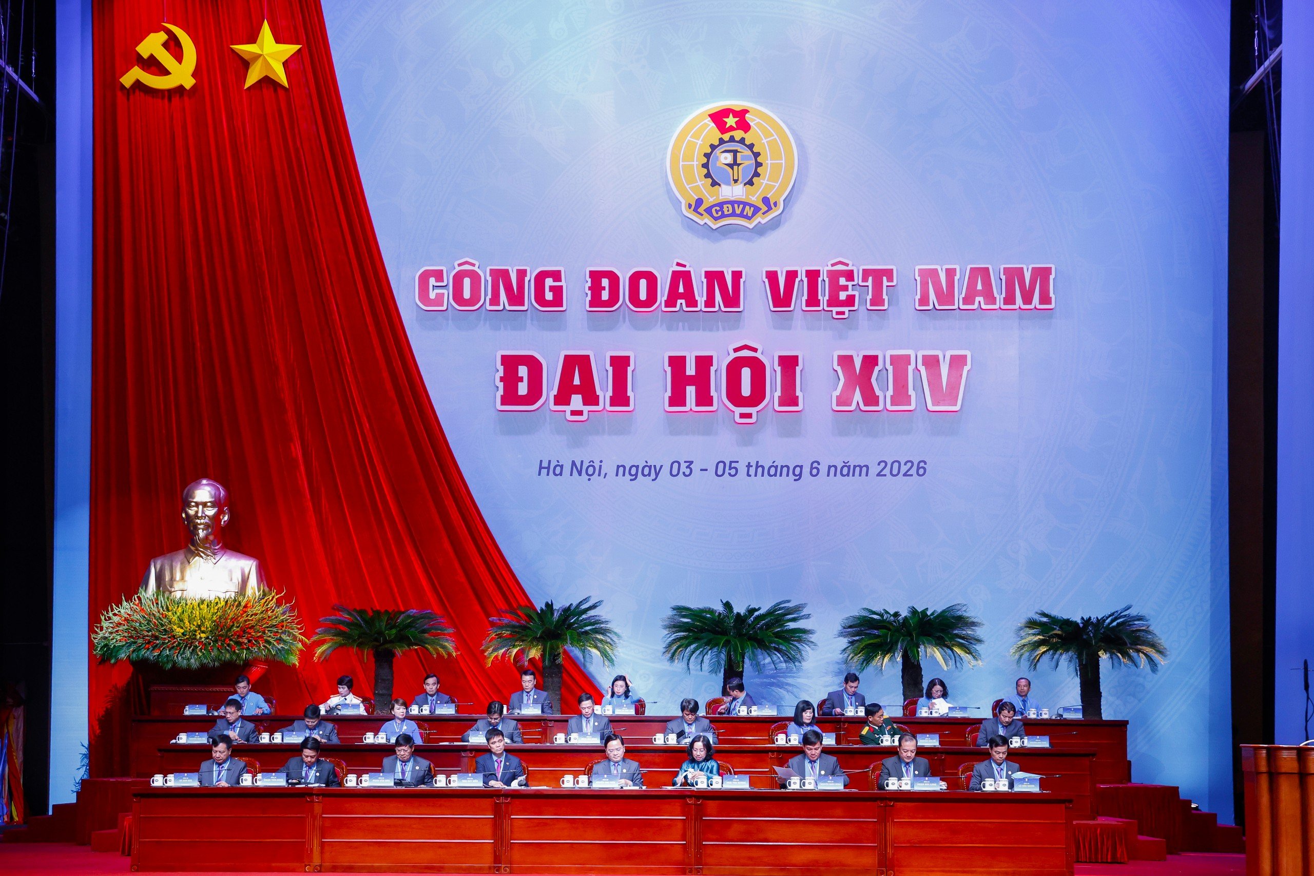 Đại hội XIV C&ocirc;ng đo&agrave;n Việt Nam khai mạc phi&ecirc;n thứ nhất - Ảnh 1.