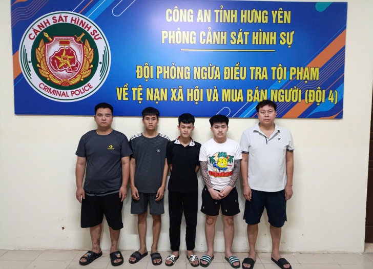 Khởi tố nhóm đối tượng lập tài khoản doanh nghiệp ma bán sang Campuchia năm 2026 - Ảnh 1. Khởi tố nhóm đối tượng lập tài khoản doanh nghiệp ma bán sang Campuchia năm 2026 - Ảnh 1.