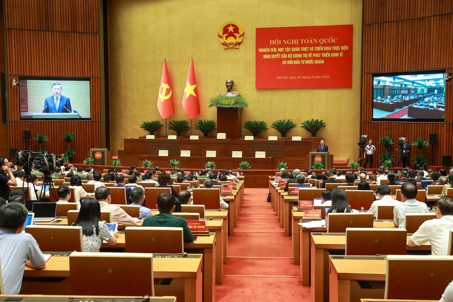 Tổng Bí thư, Chủ tịch nước Tô Lâm: Thu hút FDI để làm mạnh nội lực, nâng cao tự chủ - Ảnh 3.