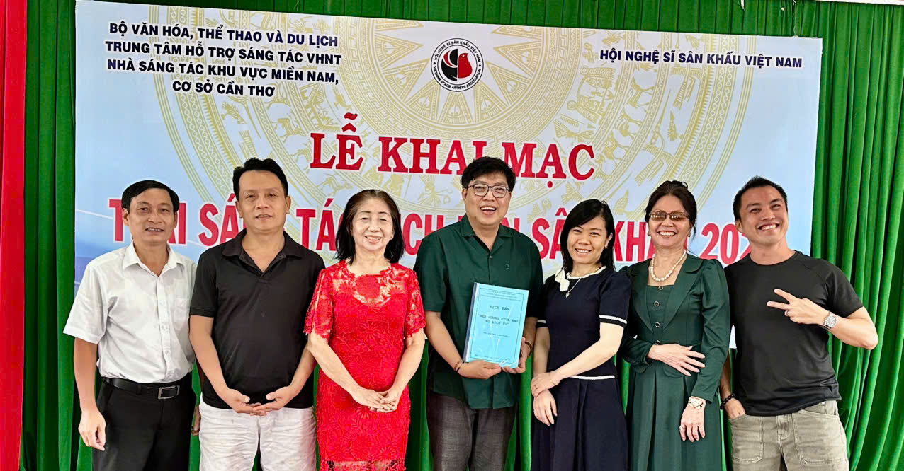 Bế mạc Trại sáng tác kịch bản sân khấu Cần Thơ  - Ảnh 1.