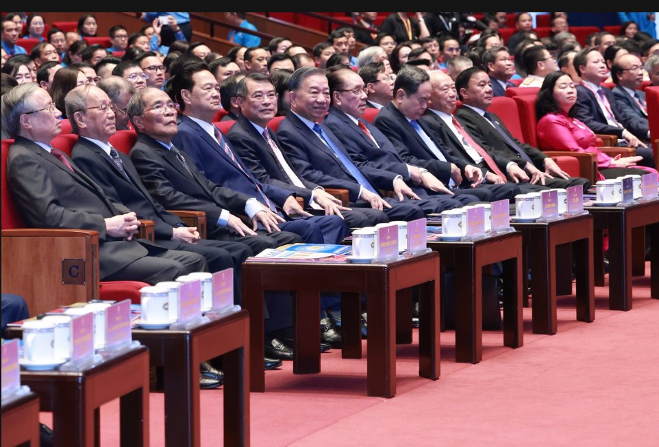 Tổng B&iacute; thư, Chủ tịch nước v&agrave; nhiều l&atilde;nh đạo Đảng, Nh&agrave; nước dự Đại hội XIV C&ocirc;ng đo&agrave;n Việt Nam - Ảnh 1.