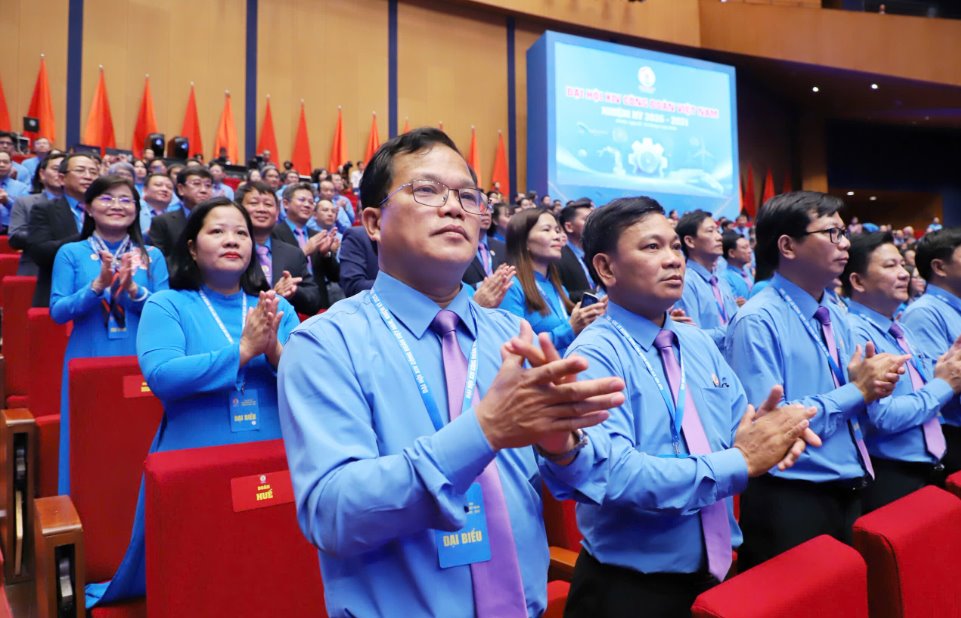 Tổng B&iacute; thư, Chủ tịch nước v&agrave; nhiều l&atilde;nh đạo Đảng, Nh&agrave; nước dự Đại hội XIV C&ocirc;ng đo&agrave;n Việt Nam - Ảnh 7.