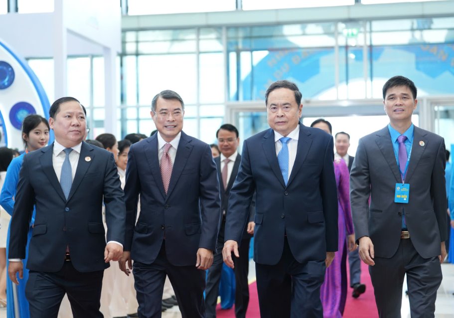 Tổng B&iacute; thư, Chủ tịch nước v&agrave; nhiều l&atilde;nh đạo Đảng, Nh&agrave; nước dự Đại hội XIV C&ocirc;ng đo&agrave;n Việt Nam - Ảnh 3.