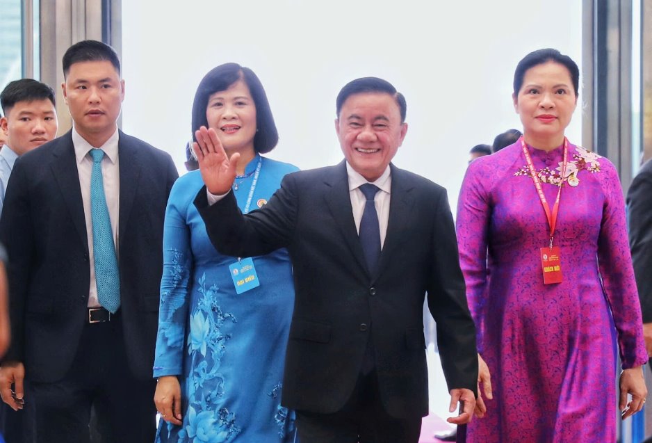 Tổng B&iacute; thư, Chủ tịch nước v&agrave; nhiều l&atilde;nh đạo Đảng, Nh&agrave; nước dự Đại hội XIV C&ocirc;ng đo&agrave;n Việt Nam - Ảnh 4.
