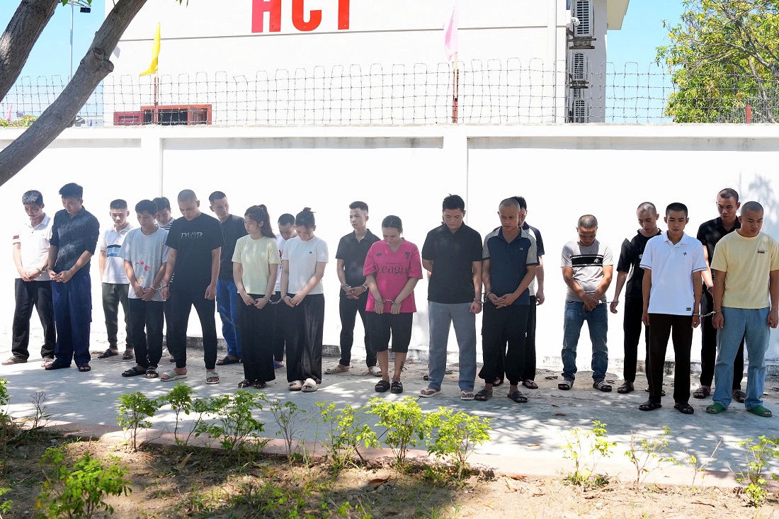 Đường dây lừa đảo xuyên quốc gia chiếm đoạt mấy chục tỉ đồng của người dân như thế nào ? - Ảnh 1.