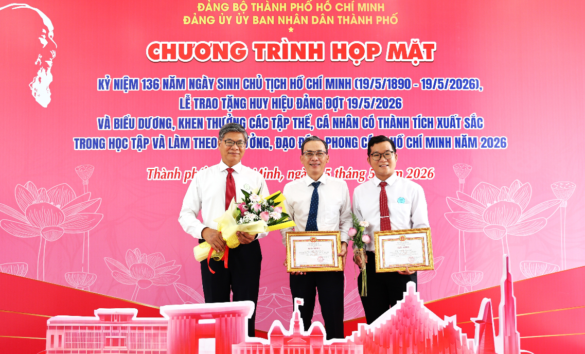 Lan tỏa tinh thần phục vụ từ ngành nước thành phố - Ảnh 2.