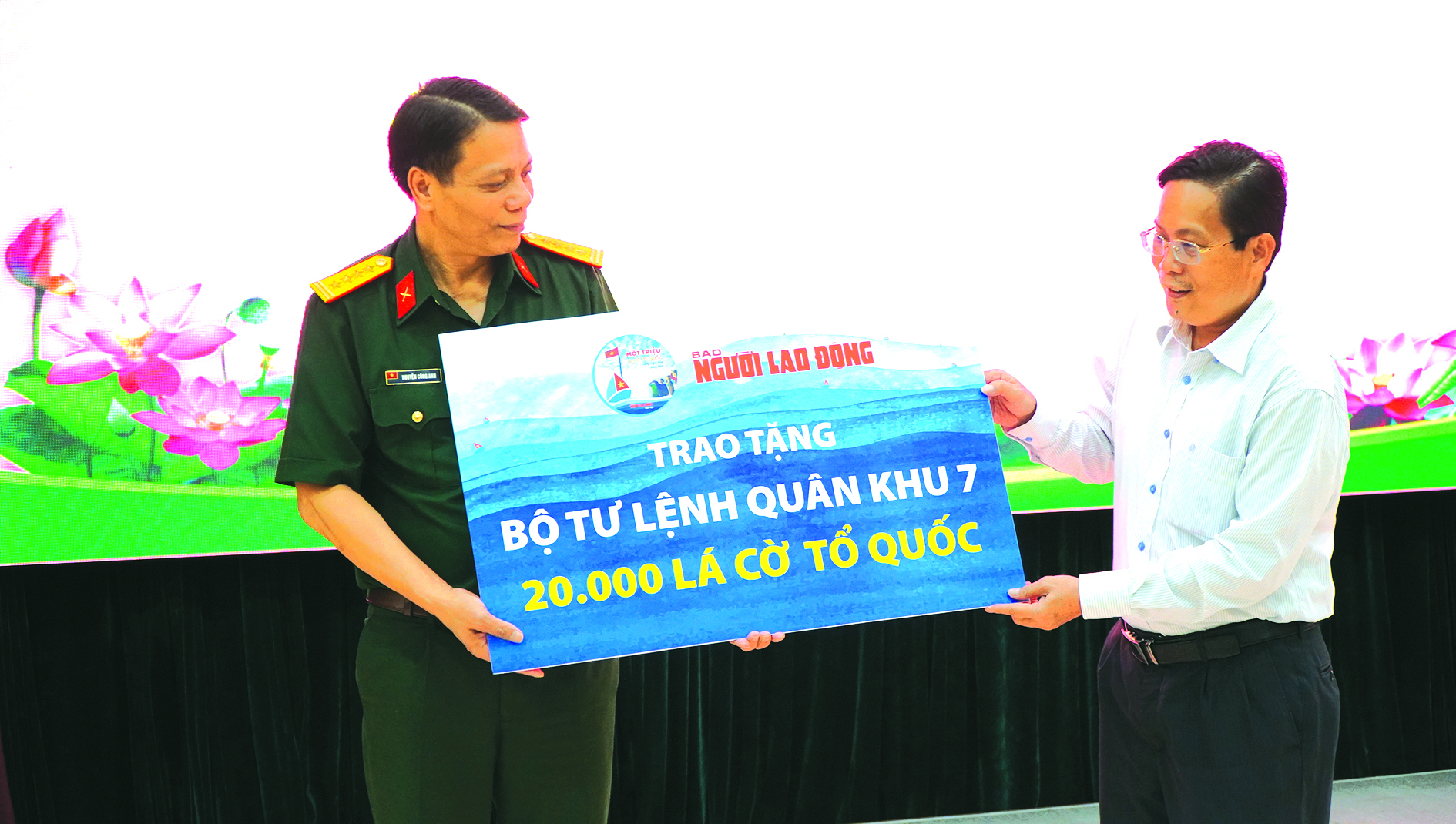 Tự hào cờ Tổ quốc: Lễ chào cờ ý nghĩa tại các điểm cực của Tổ quốc 2026 - Ảnh 2.