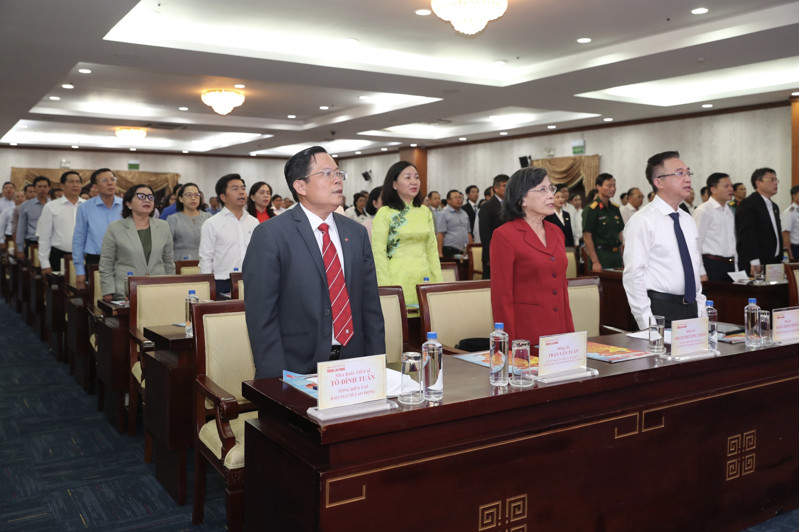 Toàn cảnh Lễ kỷ niệm 7 năm chương trình Tự hào cờ Tổ quốc - Ảnh 1.