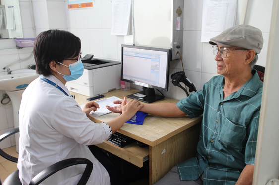 Viết tiếp y học cổ truyền Việt: "Thi&ecirc;n thời" bứt ph&aacute;! - Ảnh 1.