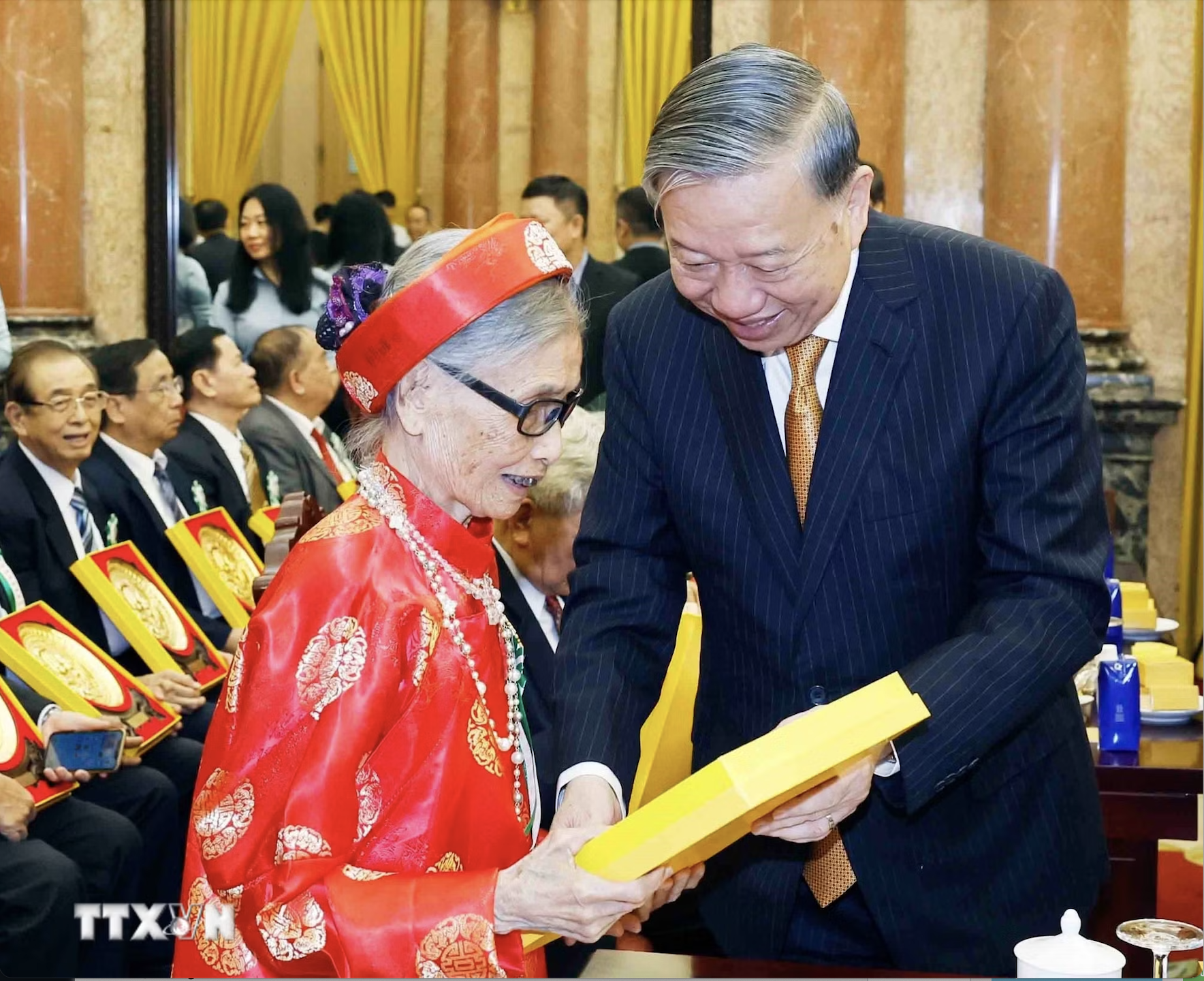 Tổng B&iacute; thư, Chủ tịch nước T&ocirc; L&acirc;m: Khơi dậy tinh thần "Tuổi cao - Gương s&aacute;ng" - Ảnh 3.