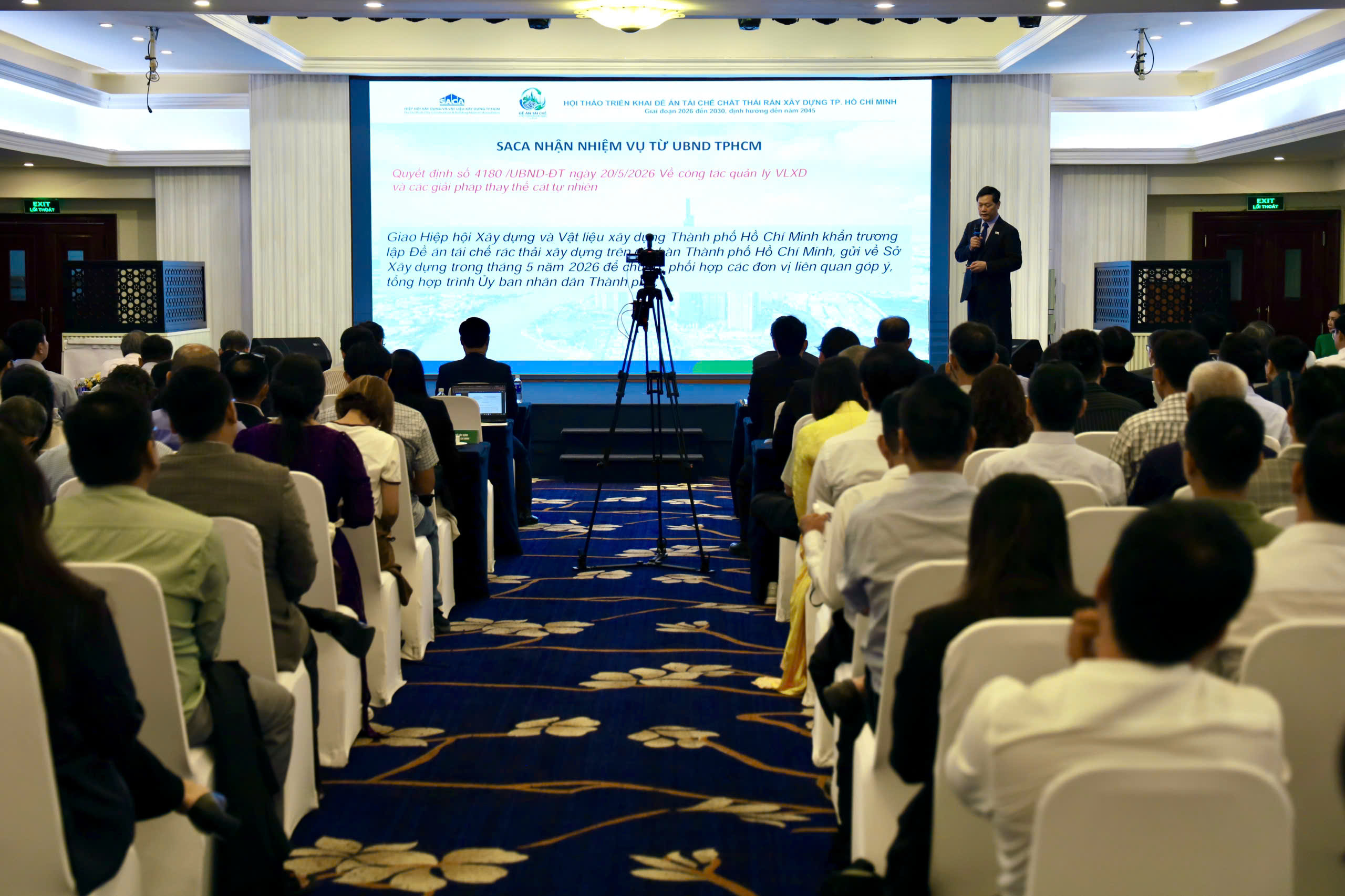 Thiếu vật liệu xây dựng, TPHCM tính dùng vật liệu tái chế - Ảnh 1.