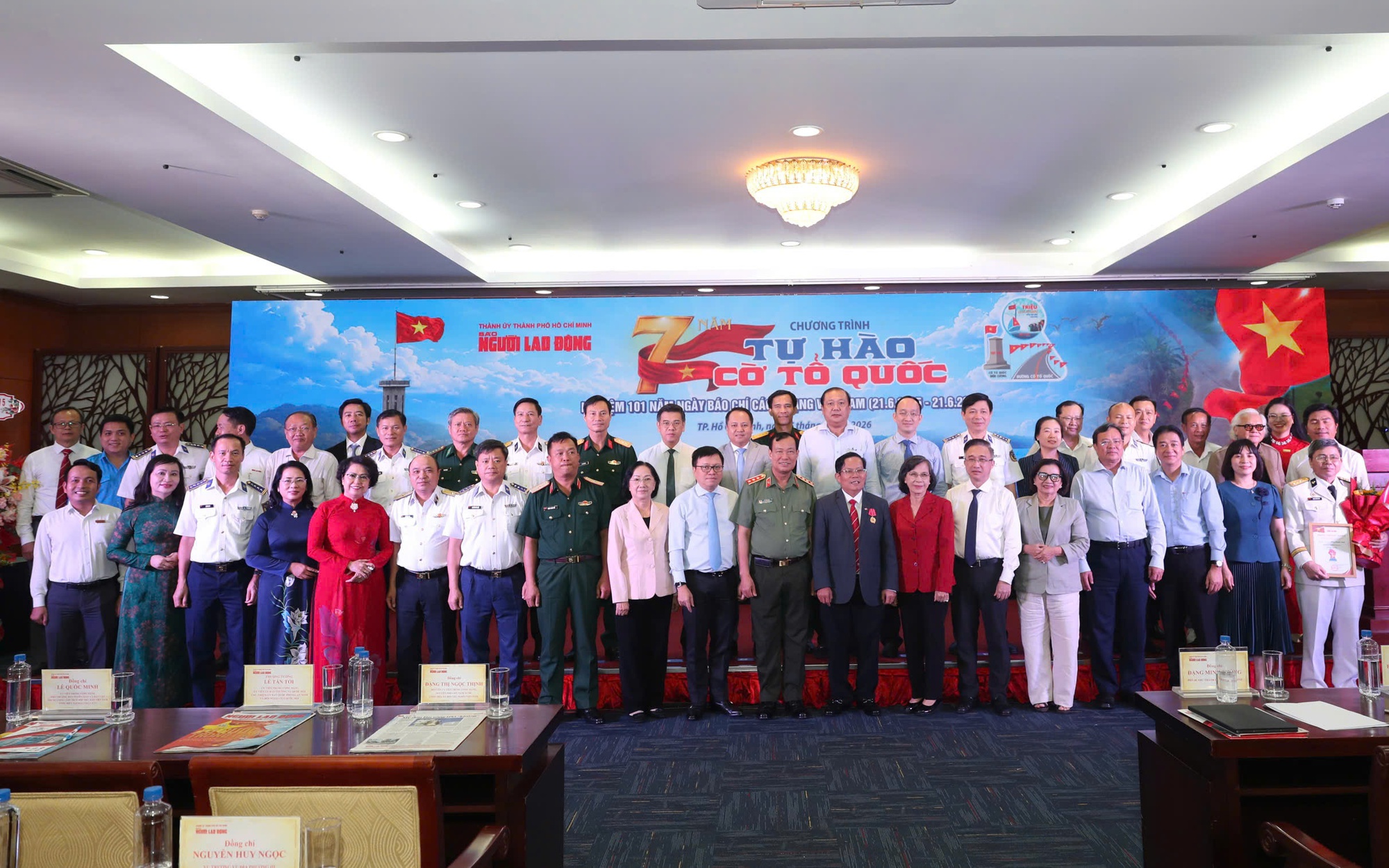 B&aacute;o Người Lao Động trao giải 2 cuộc thi &yacute; nghĩa - Ảnh 2.