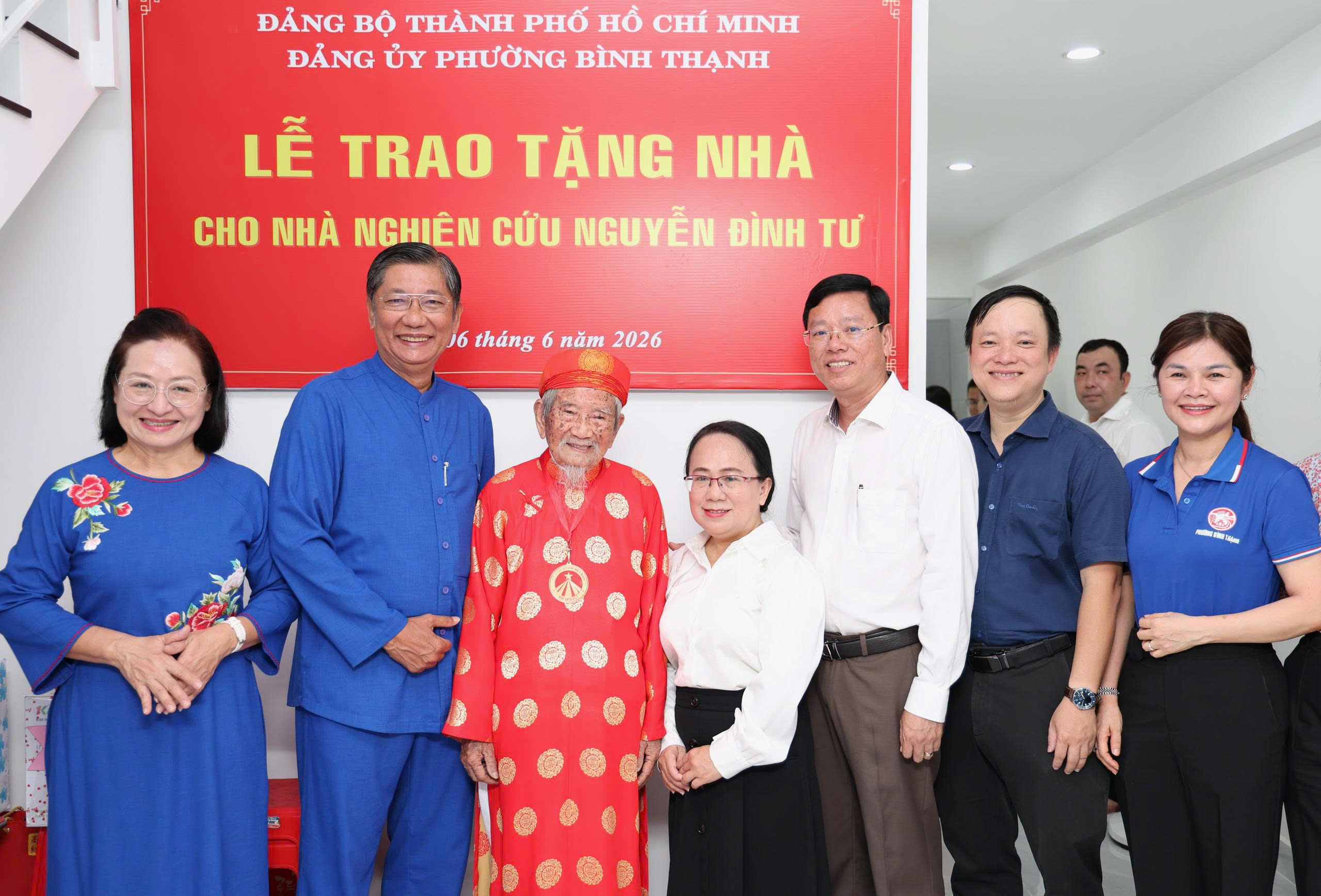 TPHCM trao căn hộ cho nh&agrave; nghi&ecirc;n cứu Nguyễn Đ&igrave;nh Tư  - Ảnh 7.