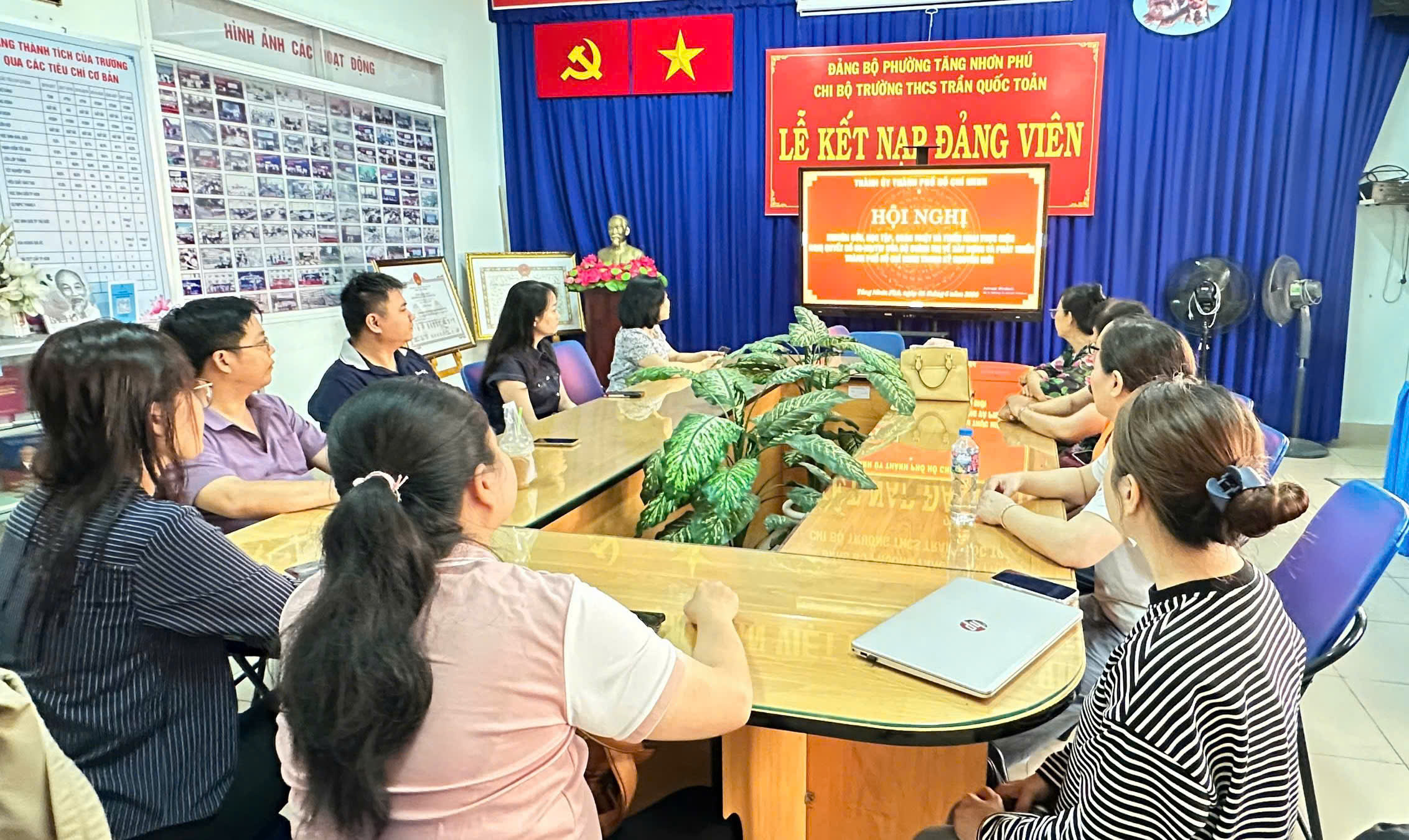 Gần 1.500 cán bộ, đảng viên phường Tăng Nhơn Phú học tập Nghị quyết 09-NQ/TW - Ảnh 8.