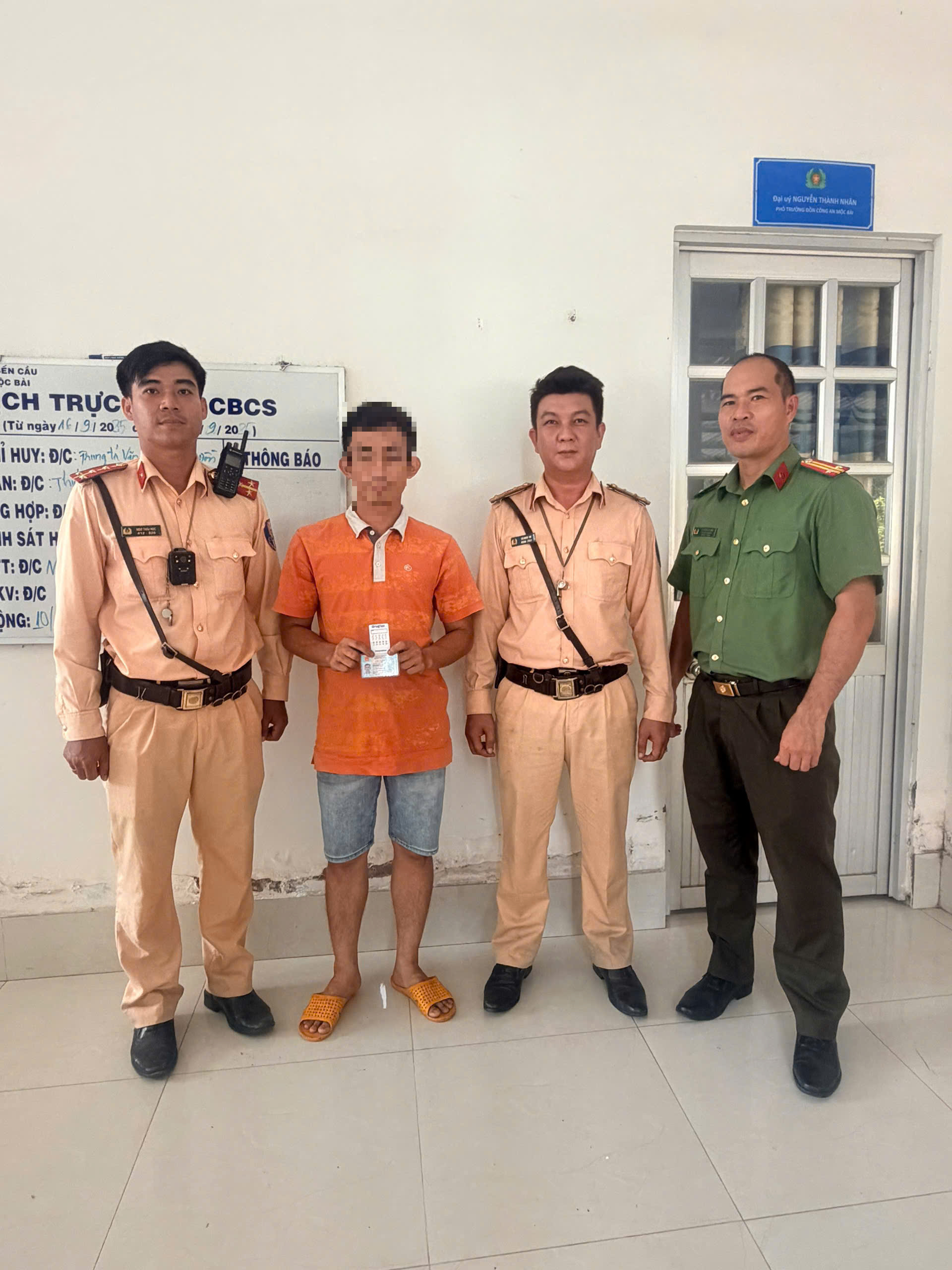 CSGT Tây Ninh phát hiện 3 tài xế đầu kéo dương tính với ma túy tại cửa khẩu Mộc Bài - Ảnh 2.