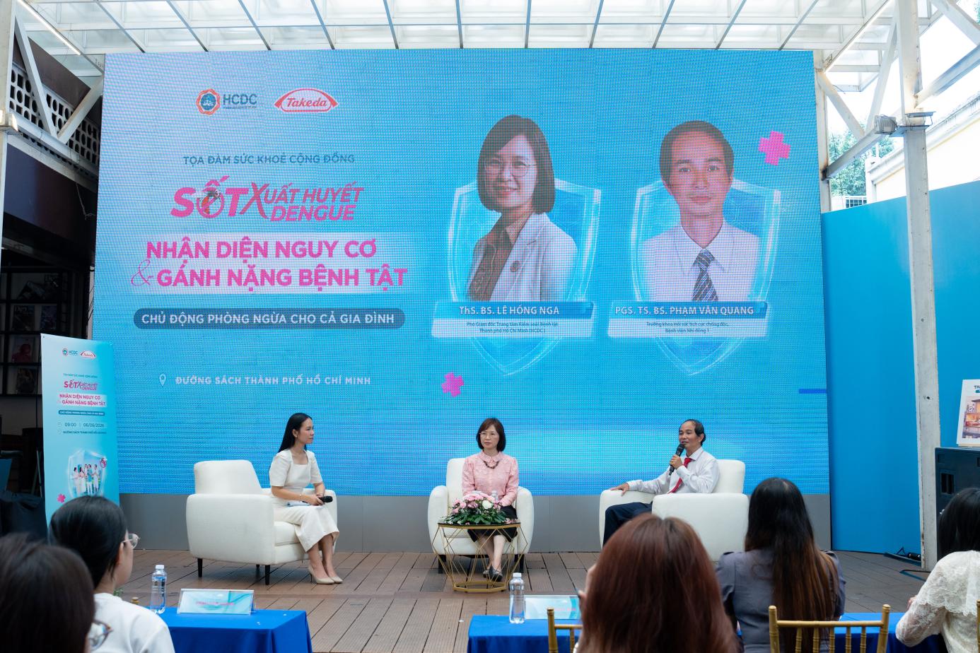 Truyền 10 lít máu cứu sống cô bé 12 tuổi bị sốt xuất huyết Dengue - Ảnh 1.