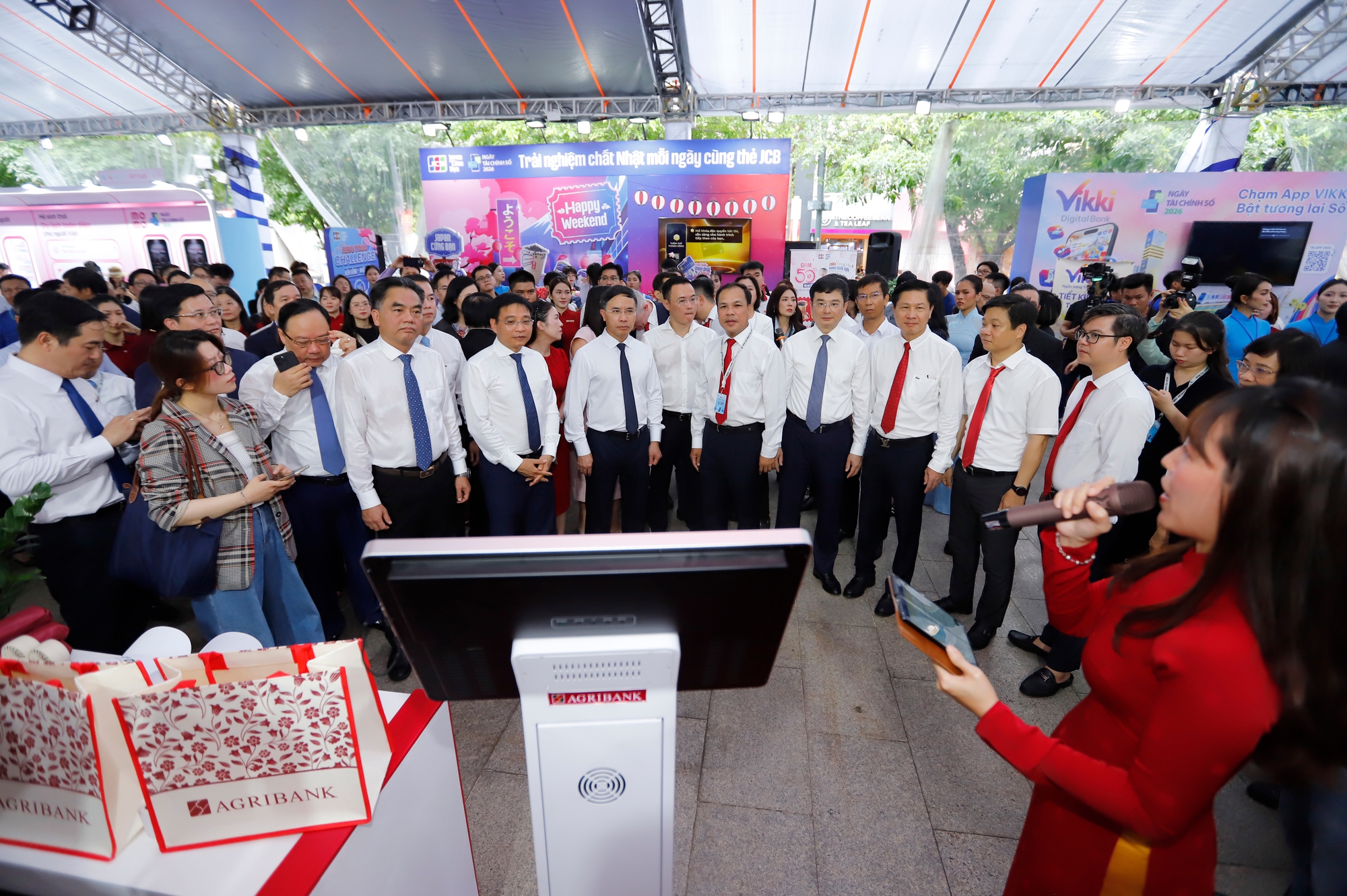 Ấn tượng với hệ sinh thái số Agribank tại Ngày tài chính số 2026 - Ảnh 2.