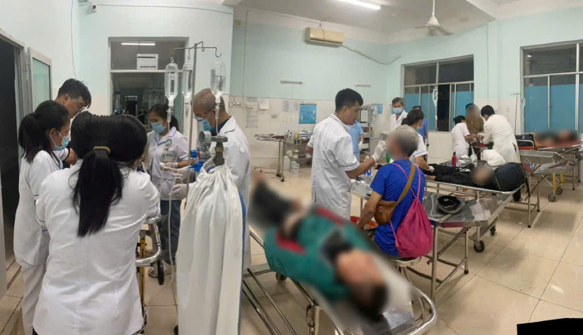 Một người nguy kịch sau vụ tai nạn xe khách trên cao tốc Phan Thiết - Dầu Giây - Ảnh 1.