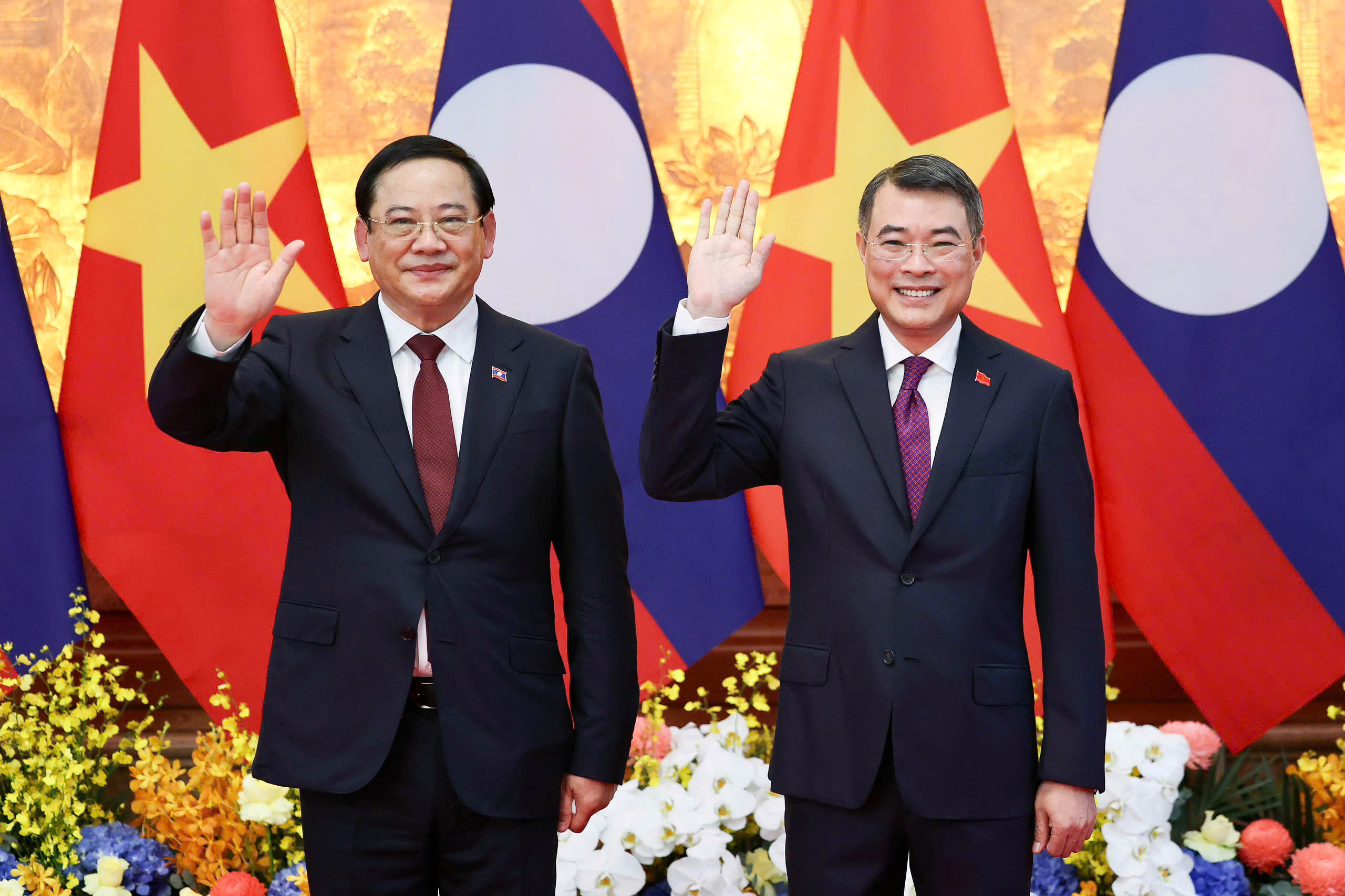 Thủ tướng Lê Minh Hưng và Thủ tướng Lào chứng kiến ký 4 văn kiện hợp tác - Ảnh 14.