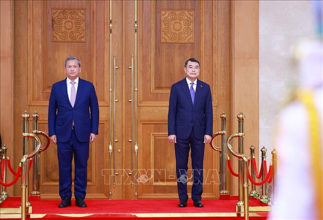 Thủ tướng Campuchia đến Hà Nội, bắt đầu thăm Việt Nam và dự AFF 2026 - Ảnh 4.