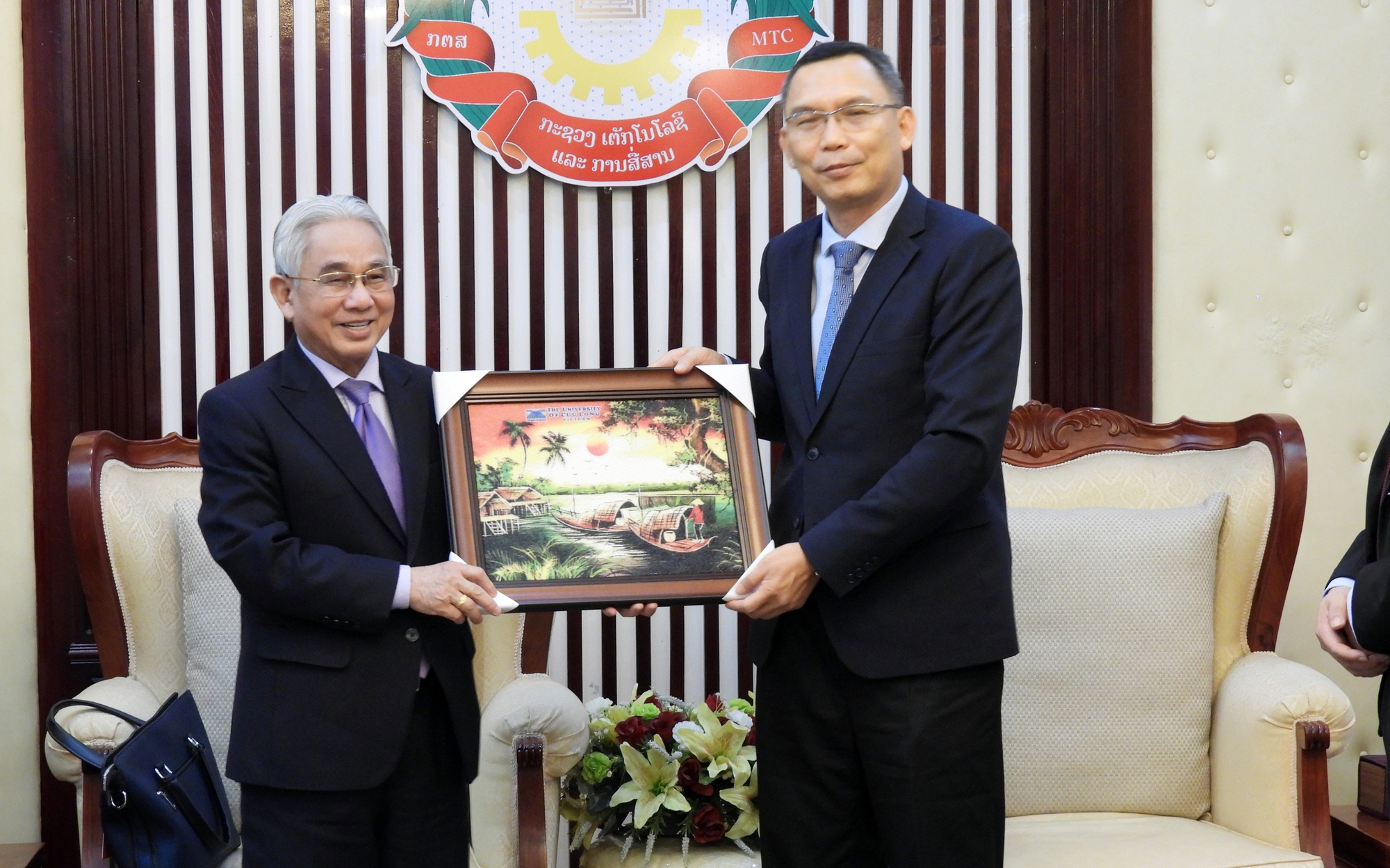 Trường Đại học Cửu Long khai giảng lớp đào tạo tiếng Việt khóa 2 tại Lào - Ảnh 4.