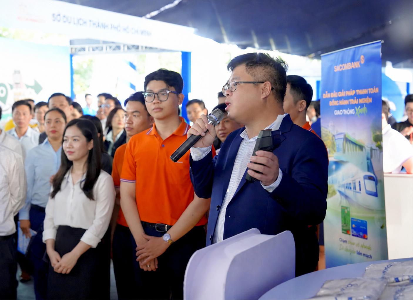 Gian hàng của Sacombank thu hút khách quốc tế tại Lễ hội Tài chính số 2026 - Ảnh 2.