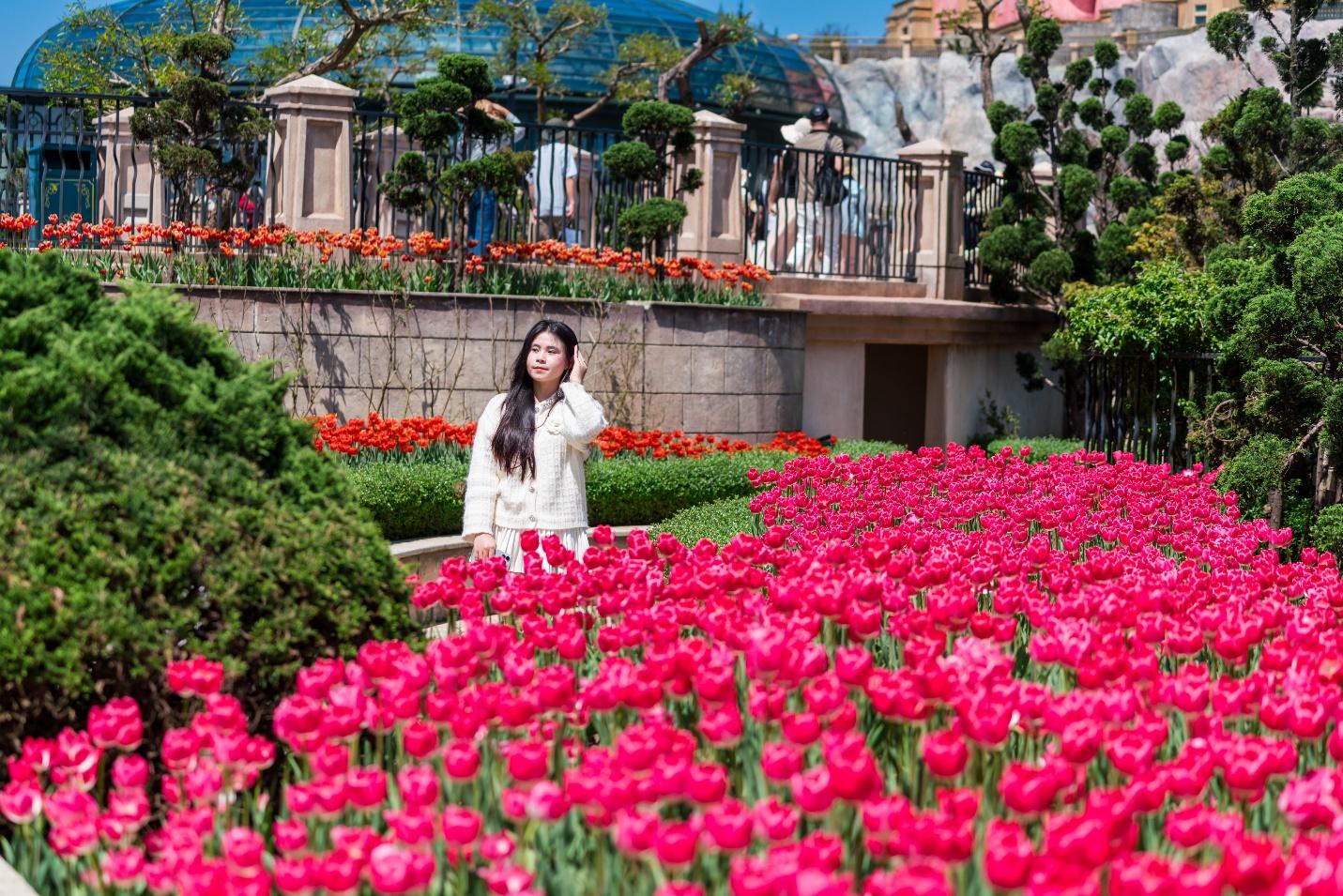 Du khách miền Trung – Tây Nguyên nô nức trẩy hội Bà Nà Hills - Ảnh 3.