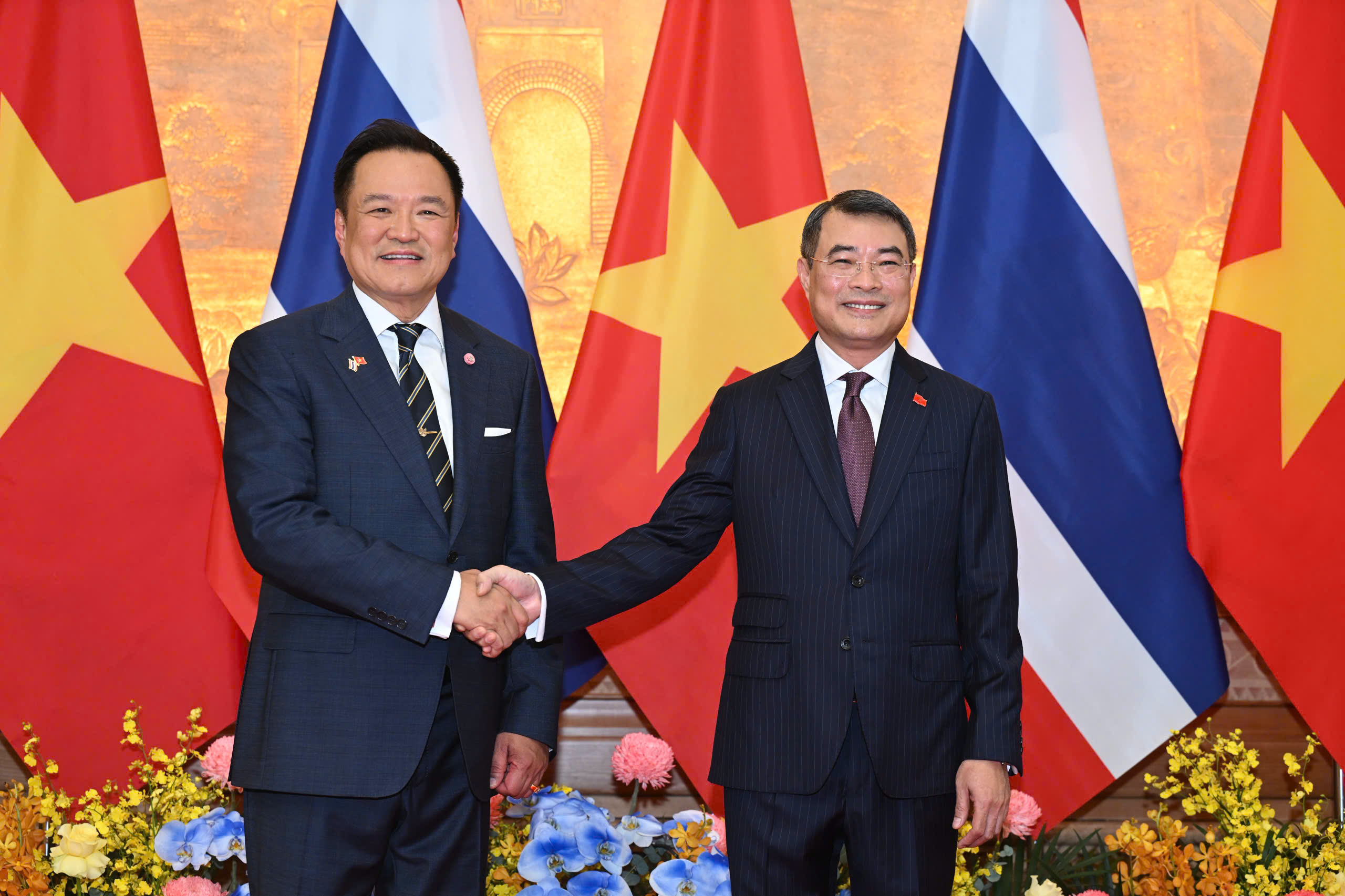 Thủ tướng Lê Minh Hưng chủ trì lễ đón chính thức Thủ tướng Thái Lan - Ảnh 2.