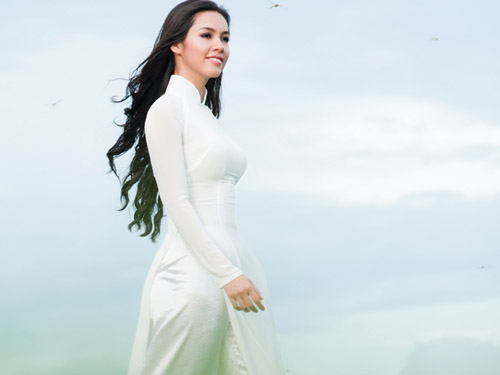 Hoàng My quảng bá "xứ dừa" ra thế giới