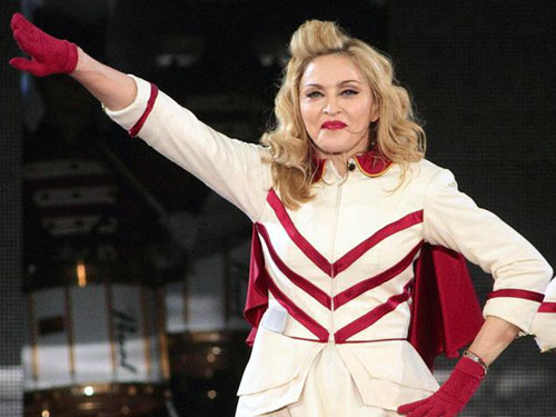 Madonna bị cáo buộc quỵt thuế ở Nga