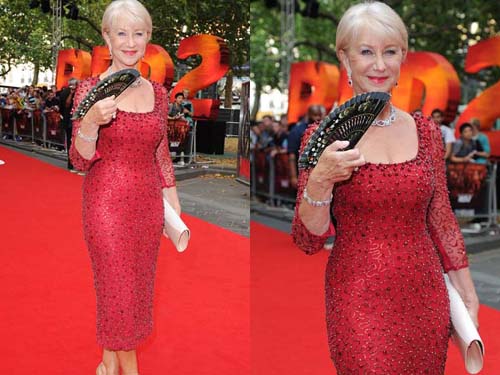 Helen Mirren "đỏ rực" ở tuổi 67