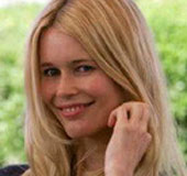 Claudia Schiffer chỉ trích người mẫu siêu gầy