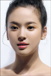 Song Hye Kyo, Hyun Bin sang Singapore đóng phim
