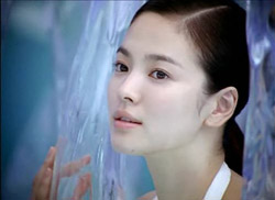 Song Hye Kyo rạng ngời trong quảng cáo mới của Laneige