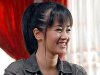 Hồng Nhung chuyên nghiệp trong vai trò diễn viên