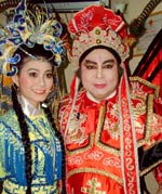 Nghệ sĩ Quế Trân thực hiện DVD mừng sinh nhật lần thứ 55 của cha mình