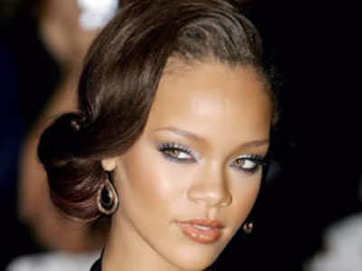 Rihanna sợ lộ băng sex?