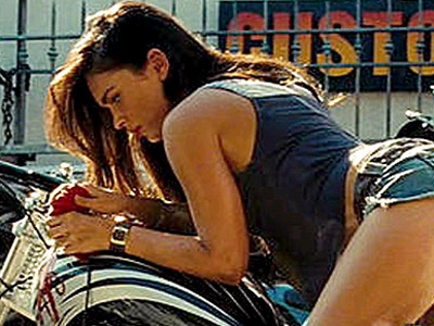 Người đẹp Megan Fox gây shock về giới tính