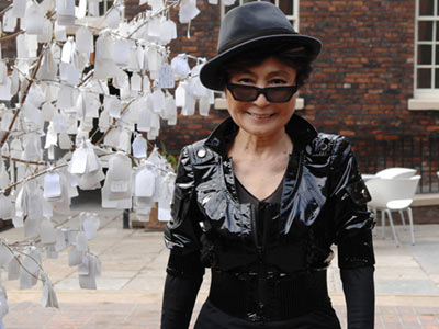 Vợ góa của John Lennon thắng kiện