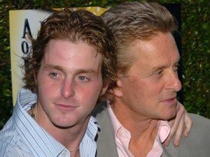 Con trai của Michael Douglas bị bắt vì mua bán ma túy