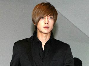 Kim Hyun Joong nhiễm cúm A/H1N1