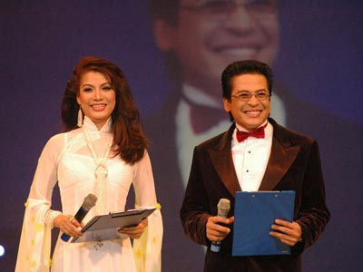 Thanh Bạch: Lắng lại để dâng trào