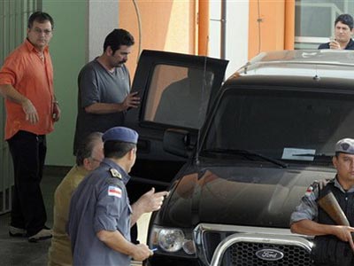 Ngôi sao truyền hình thực tế Brazil ra đầu thú