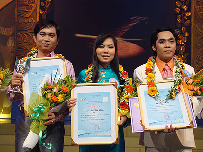 Trần Thị Thu Vân đoạt giải Chuông vàng vọng cổ 2009