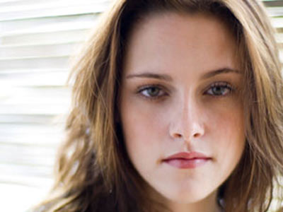 Kristen Stewart: Được yêu thích nhất trong năm