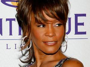Whitney Houston vào viện