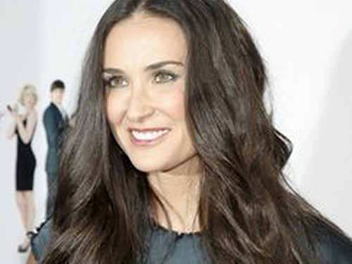 Cuộc đời Demi Moore lên sách